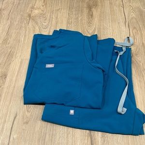 Figs scrub set. Small Catarina top & small petite Kade pants